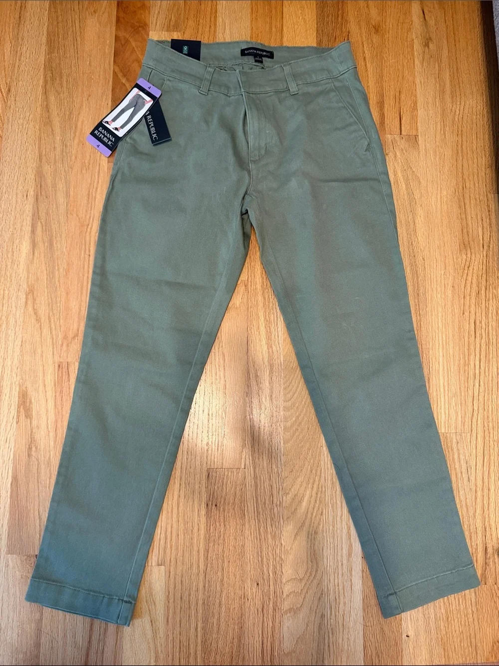 Banana Republic Women’s Cropped Chino Pant - Size 4 Olive Green